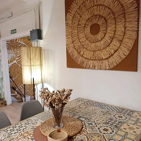 Hostel Nomada - Surf & Pilgrim House *