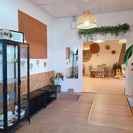 Nomada - Surf & Pilgrim House Hostel *