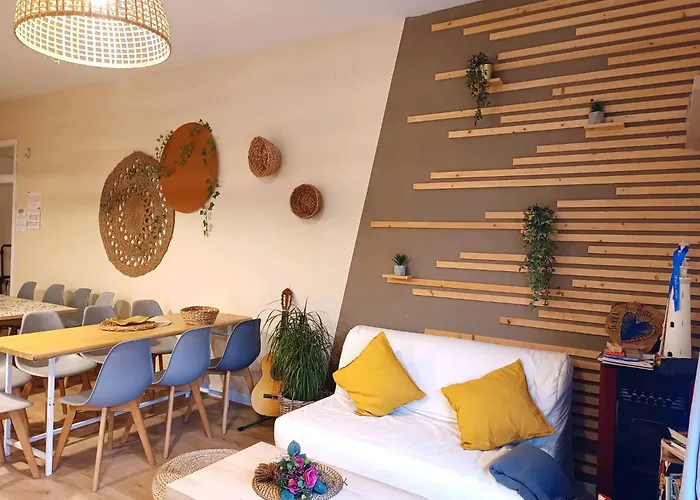 אכסניה Nomada - Surf & Pilgrim House