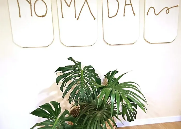 Nomada - Surf & Pilgrim House אכסניה