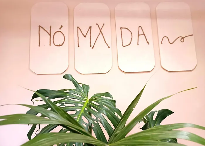 אכסניה Nomada - Surf & Pilgrim House